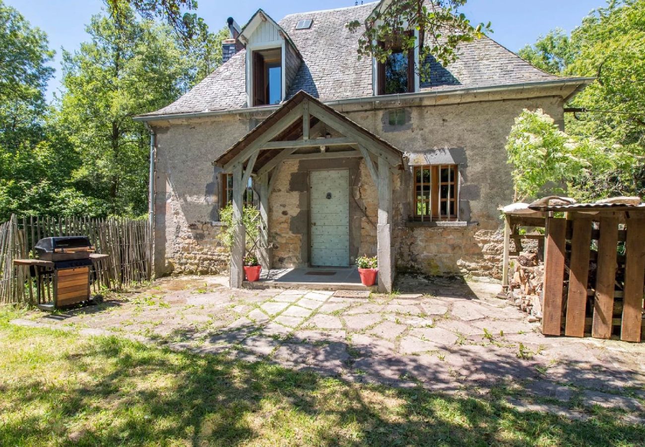 House in Saint-Sauves-d´Auvergne - Le Moulin du Planchat 8pers