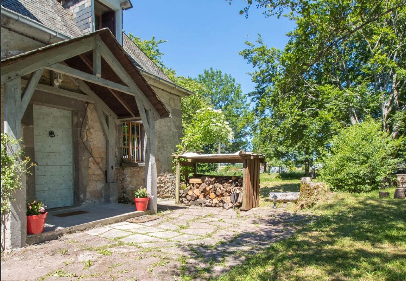 House in Saint-Sauves-d´Auvergne - Le Moulin du Planchat 8pers