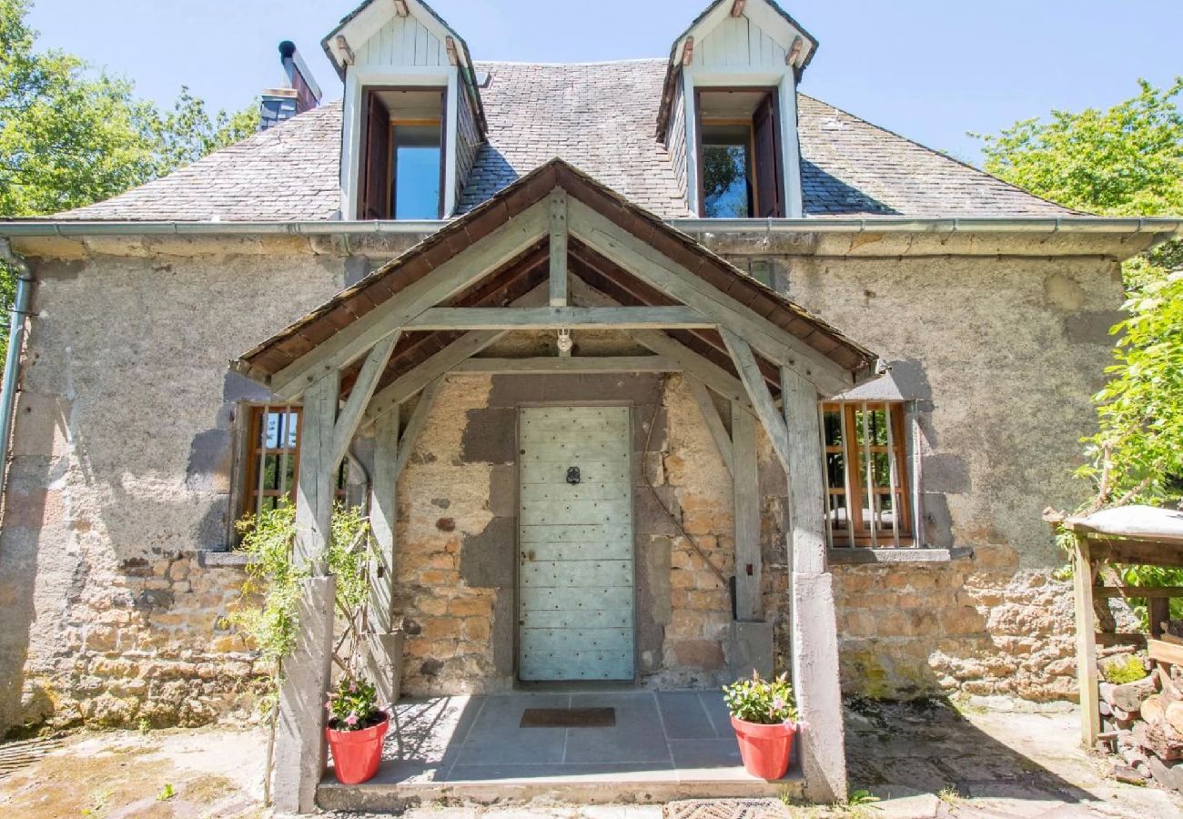 House in Saint-Sauves-d´Auvergne - Le Moulin du Planchat 8pers