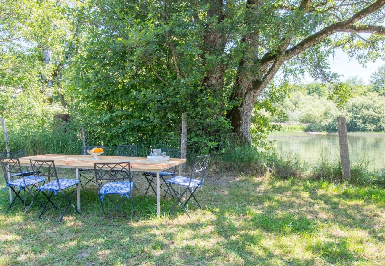 House in Saint-Sauves-d´Auvergne - Le Moulin du Planchat 8pers